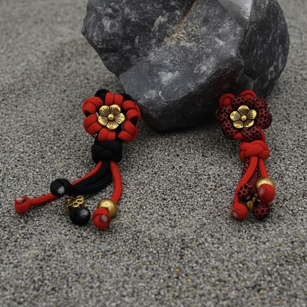 Red/Black Gold Petal  Flower Paracord Keyring