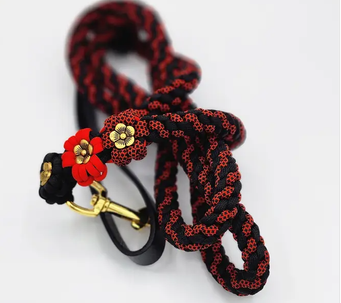 Red/Black Gold Petal Flower Paracord Leash